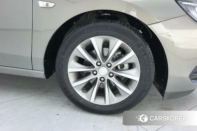 Buick GL6 2019 Желтый из Китая, фото 3