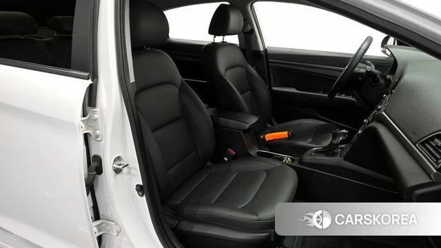 Hyundai Avante AD 2018 Белый из Кореи, фото 3