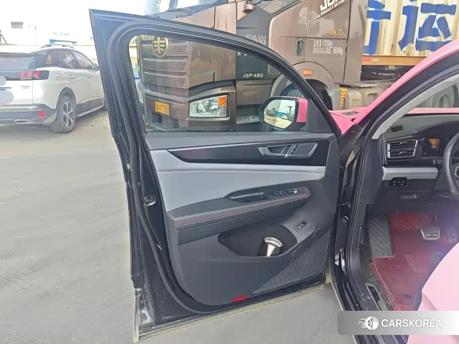 Volkswagen Touareg 2024 Черный из Китая, фото 3