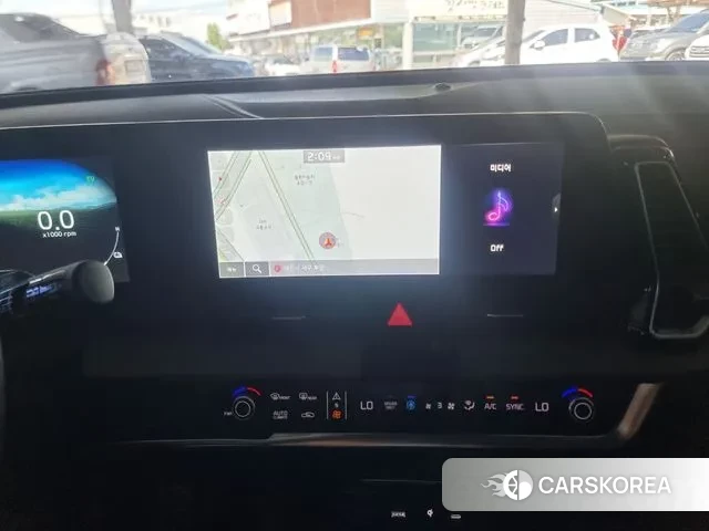 Kia Sportage 5th Generation Hybrid 2022 Белый из Кореи, фото 3