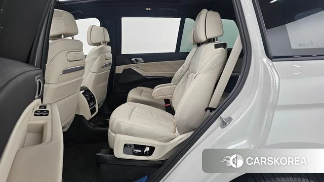 BMW X7 (G07) 2025 Белый из Кореи, фото 3