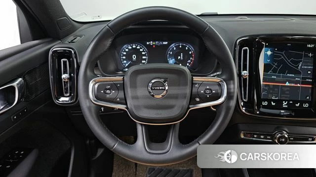 Volvo XC40 2021 Белый из Кореи, фото 3