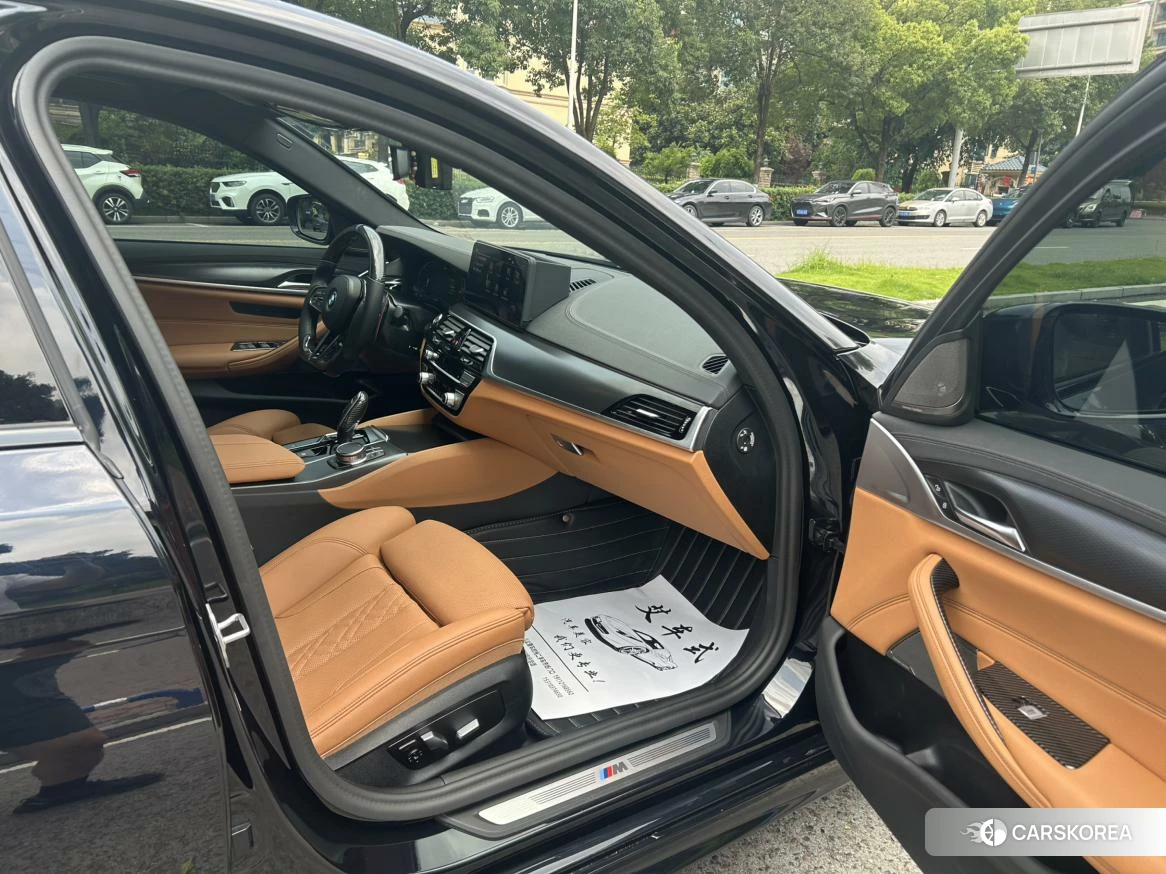 BMW 5 series (imported) 2021 Черный из Китая, фото 3