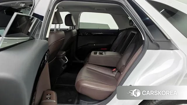 Hyundai Grandeur Hybrid (GN7) 2023 Белый из Кореи, фото 3