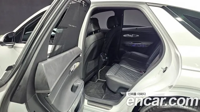 Genesis GV70 2023 Белый из Кореи, фото 3