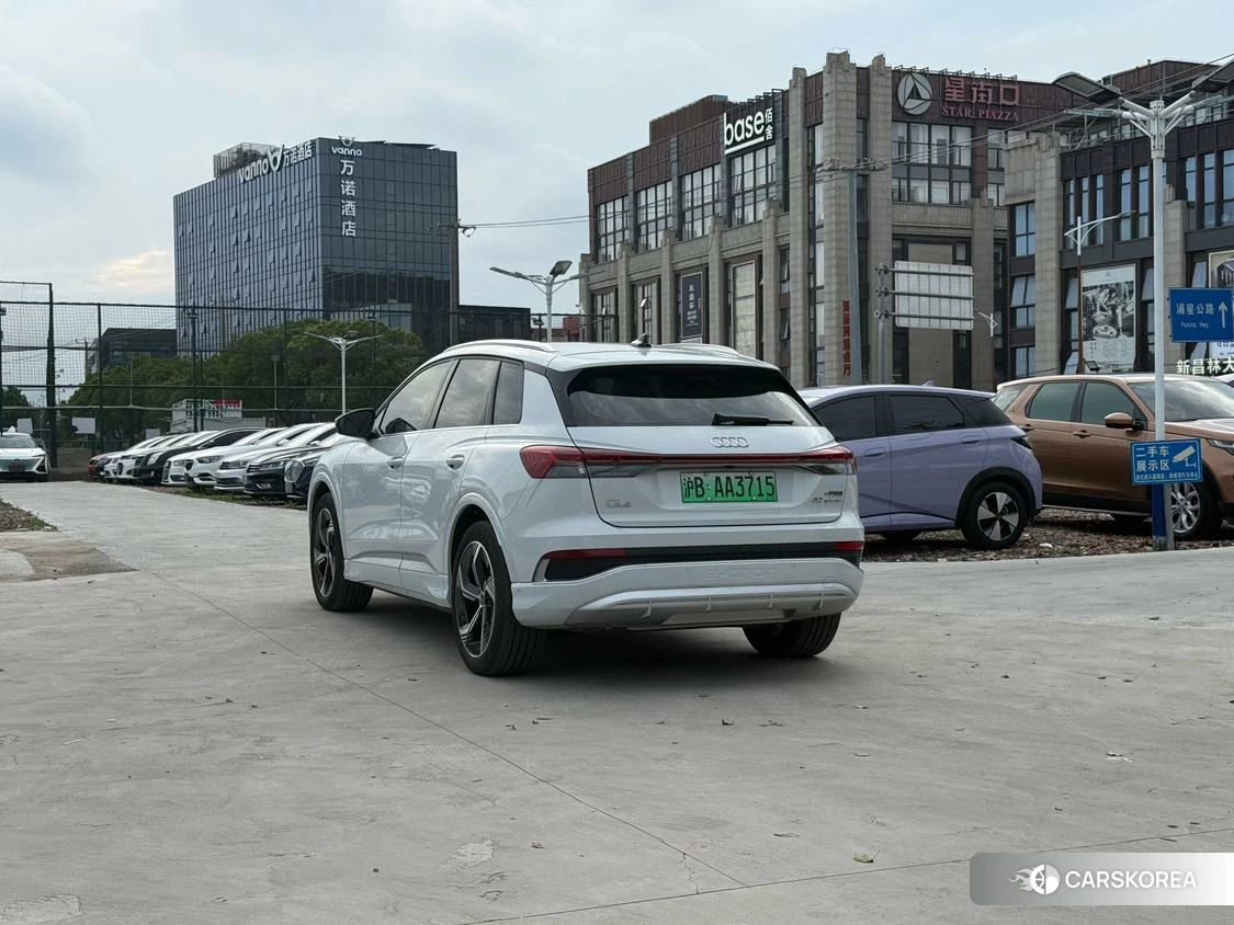 Audi Q4 2023 Белый из Китая, фото 3