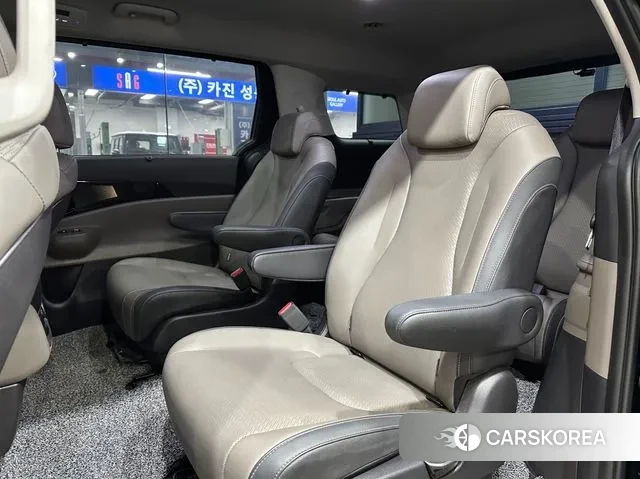 Kia The New Carnival 4th Generation 2024 Черный из Кореи, фото 3