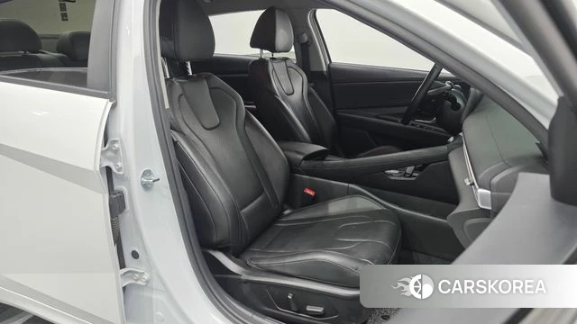 Hyundai The New Avante (CN7) 2023 Белый из Кореи, фото 3