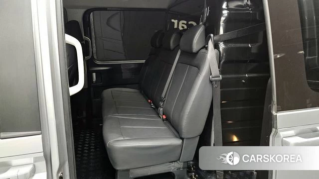 Hyundai Staria 2024 Серебристо-серый из Кореи, фото 3