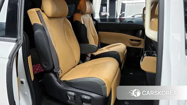 Kia Carnival 4th generation 2023 Белый из Кореи, фото 3