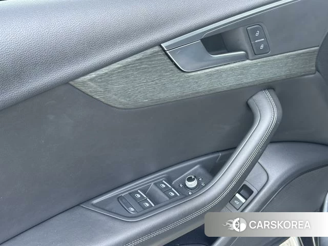 Audi A4L 2022 Темно-серый из Китая, фото 3