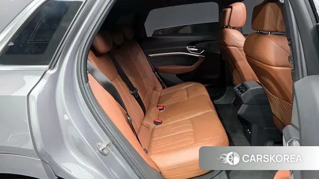 Audi e-Tron 2020 Серый из Кореи, фото 3