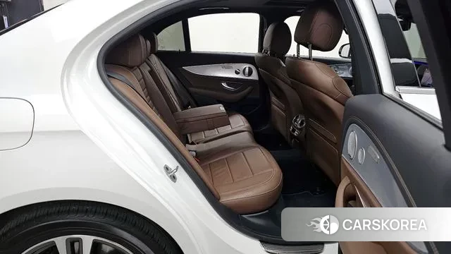 Mercedes-Benz E-Class W213 2021 Белый из Кореи, фото 3