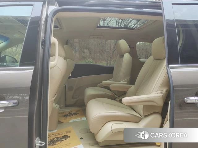 Buick GL8 2024 Темно-серый из Китая, фото 3