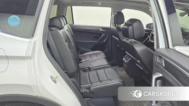 Volkswagen Tiguan Allspace 2020 Белый из Кореи, фото 3