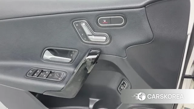 Mercedes-Benz A-Class W177 2020 Белый из Кореи, фото 3