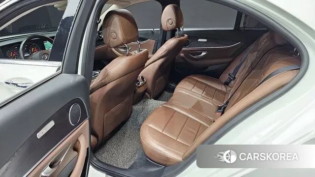 Mercedes-Benz E-Class W213 2018 Белый из Кореи, фото 3