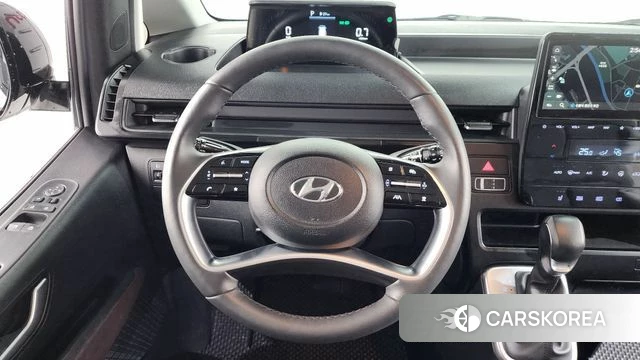 Hyundai Staria 2023 Белый из Кореи, фото 3