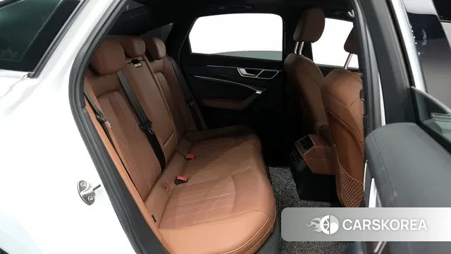 Audi A6 (C8) 2021 Белый из Кореи, фото 3