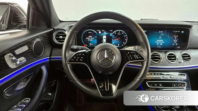 Mercedes-Benz E-Class W213 2023 Черный из Кореи, фото 3