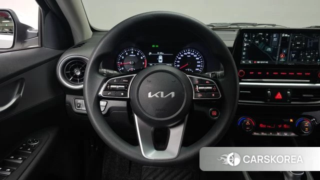 Kia The New K3 2nd generation 2022 Белый из Кореи, фото 3