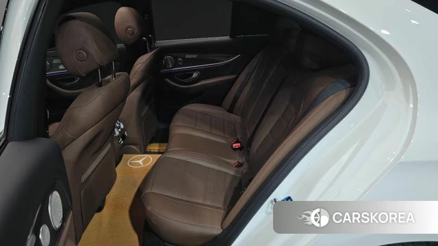 Mercedes-Benz E-Class W213 2021 Белый из Кореи, фото 3