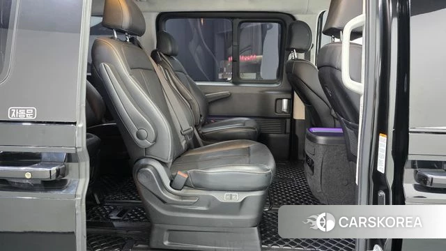 Hyundai Staria 2022 Черный из Кореи, фото 3