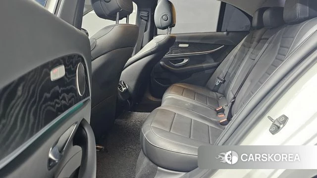 Mercedes-Benz E-Class W213 2018 Белый из Кореи, фото 3