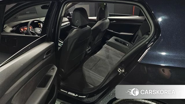 Volkswagen Golf 8th Generation 2023 Черный из Кореи, фото 3