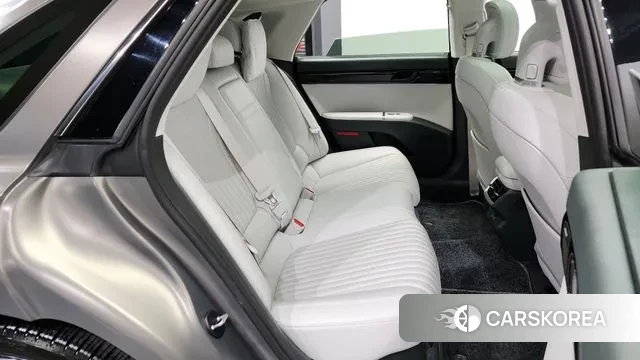 Hyundai Grandeur Hybrid (GN7) 2024 Песочный из Кореи, фото 3