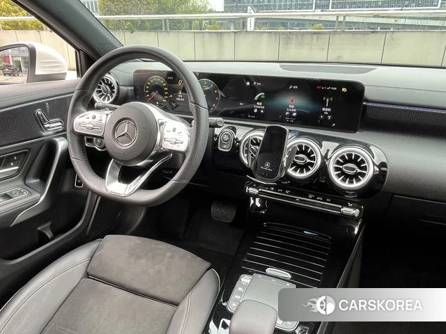 Mercedes-Benz Class A 2022 Белый из Китая, фото 3