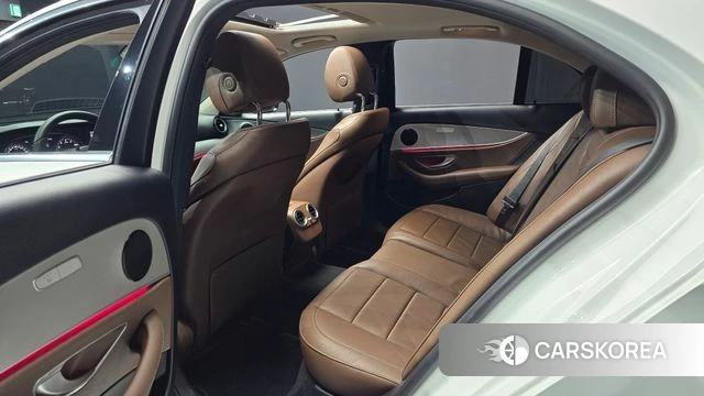 Mercedes-Benz E-Class W213 2018 Белый из Кореи, фото 3