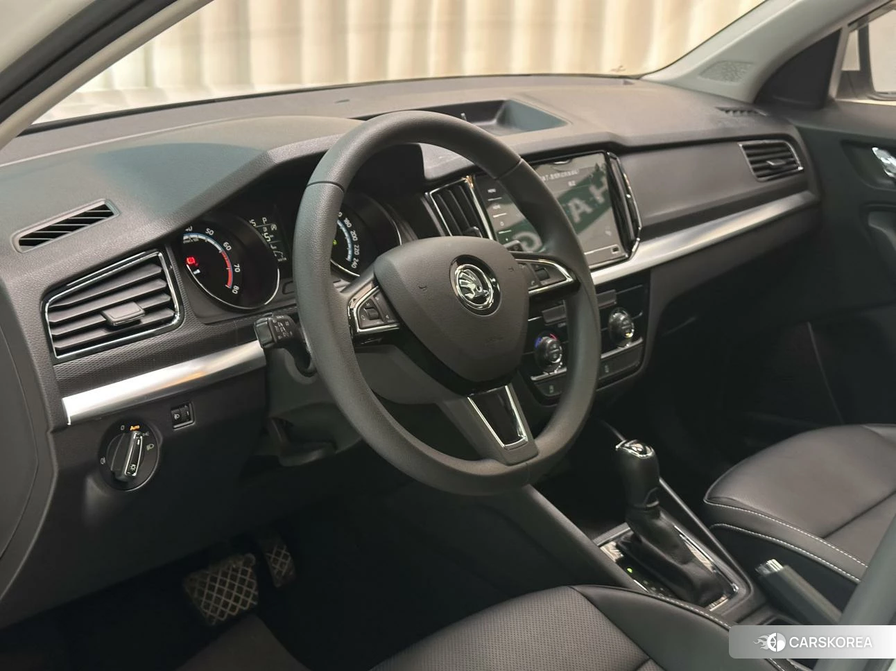 Skoda Komick 2022 Белый из Китая, фото 3