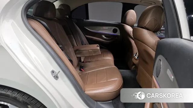 Mercedes-Benz E-Class W213 2018 Белый из Кореи, фото 3