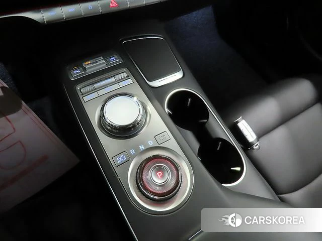 Genesis GV70 2023 Песочный из Кореи, фото 3