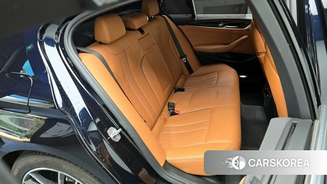 BMW 5 Series (G30) 2022 Черный из Кореи, фото 3