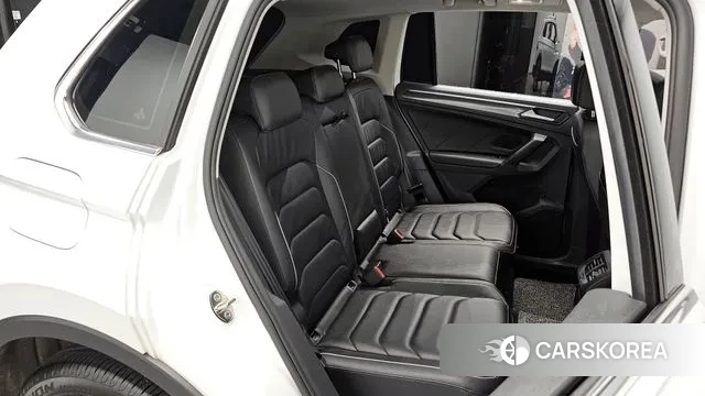 Volkswagen Tiguan second Generation 2022 Белый из Кореи, фото 3