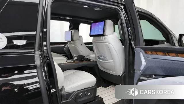 Cadillac Escalade 5th Generation 2025 Черный из Кореи, фото 3