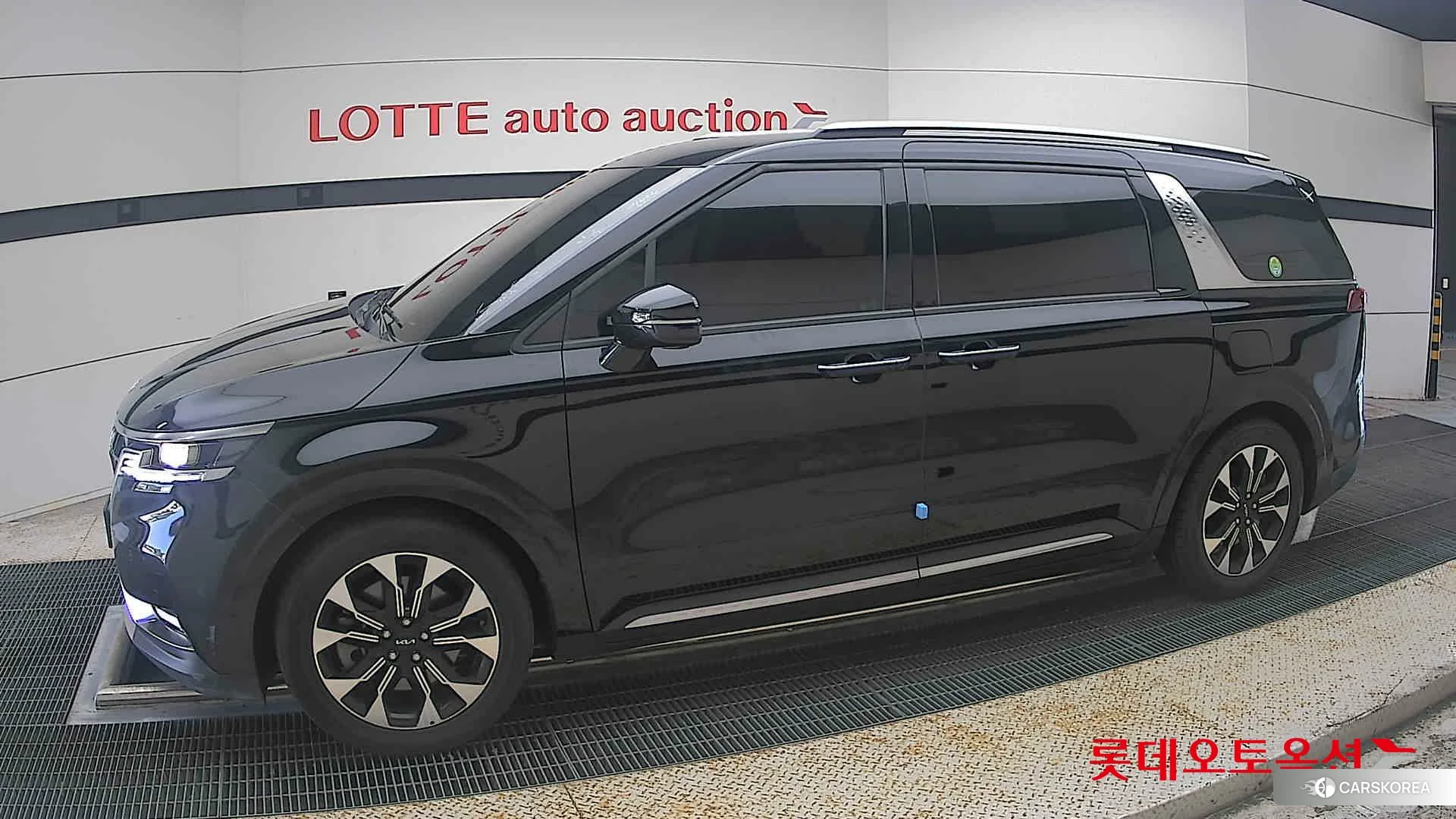 Kia Carnival 2023 Aurora Black Pearl из Кореи, фото 3