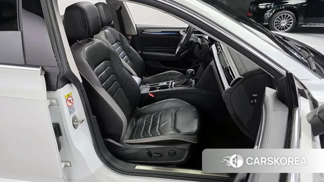 Volkswagen Arteon 2022 Белый из Кореи, фото 3