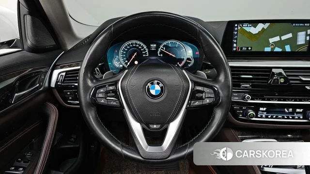 BMW 5 Series (G30) 2018 Белый из Кореи, фото 3