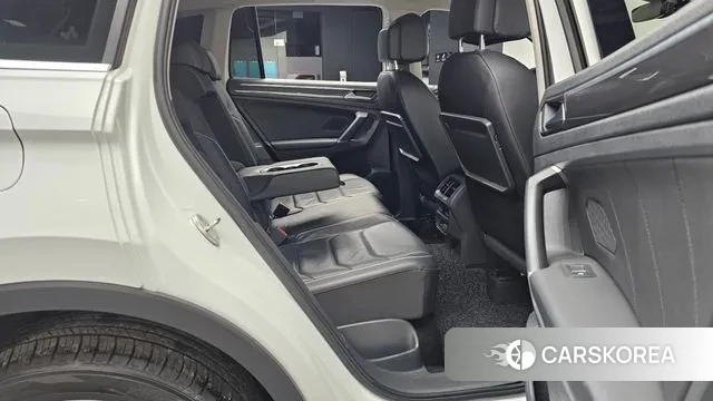 Volkswagen Tiguan second Generation 2018 Белый из Кореи, фото 3