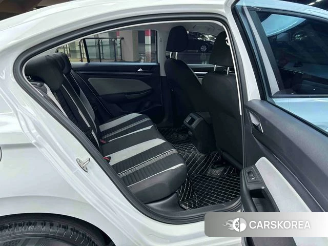 Volkswagen Bora 2024 Белый из Китая, фото 3