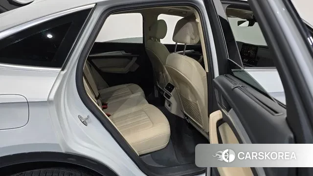 Audi Q5 (FY) 2023 Белый из Кореи, фото 3