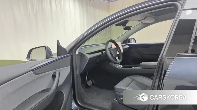 Tesla Model Y 2025 Серый из Кореи, фото 3