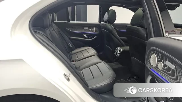 Mercedes-Benz E-Class W213 2021 Белый из Кореи, фото 3