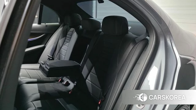 Mercedes-Benz E-Class W213 2022 Серый из Кореи, фото 3
