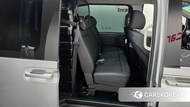 Hyundai Staria 2023 Серебряный из Кореи, фото 3
