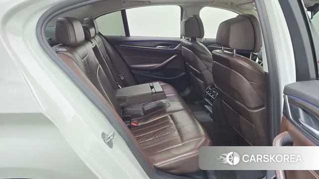 BMW 5 Series (G30) 2018 Белый из Кореи, фото 3