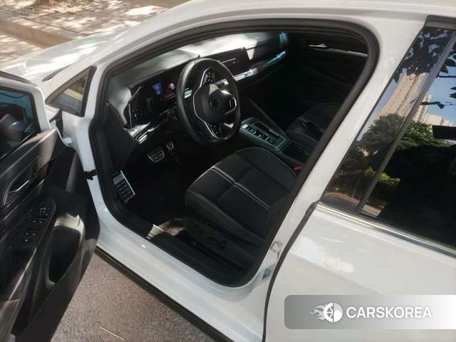 Volkswagen Golf 2023 Белый из Китая, фото 3